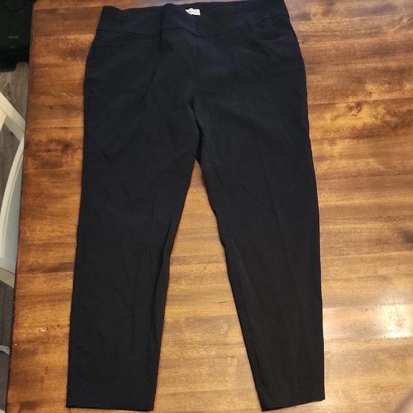 Van Heusen Black Stretch Pants - Picture 1 of 3